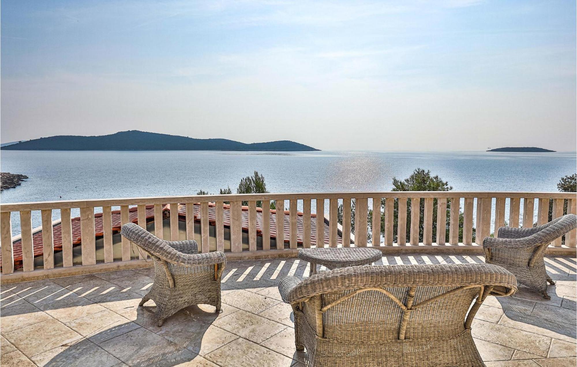 Lovely In With House Sea View Sevid